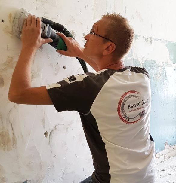 Christian Kies van Klasse Stuc aan het werk